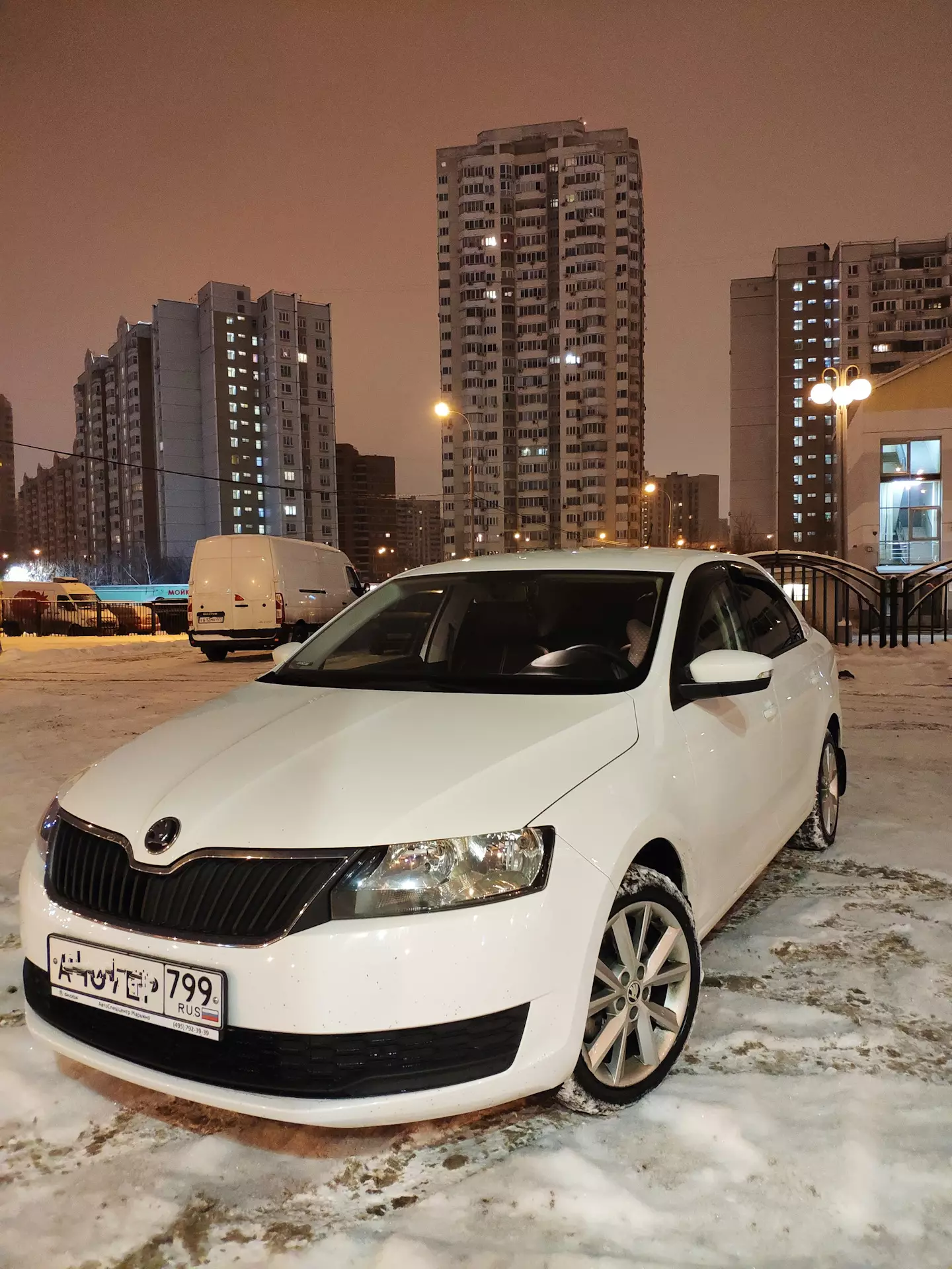 Изображение автомобиля škoda rapid